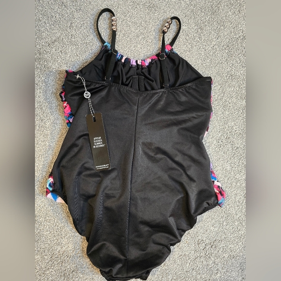 Magicsuit "Lisa" NWT one piece in Vibrant Beachcombing Print High Neckline - Picture 6 of 10
